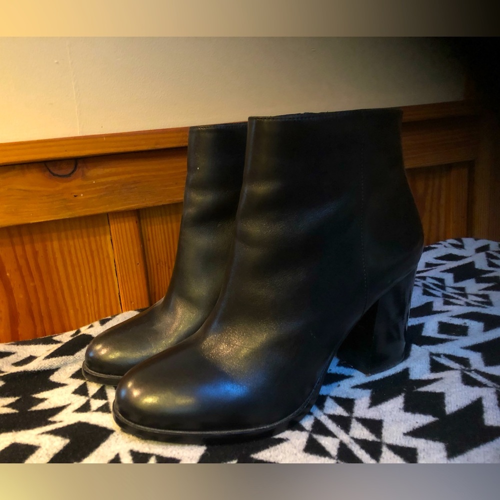 Via Spiga Designer Genuine Leather Boots. Made in Italy. Sz 7. Nearly new!